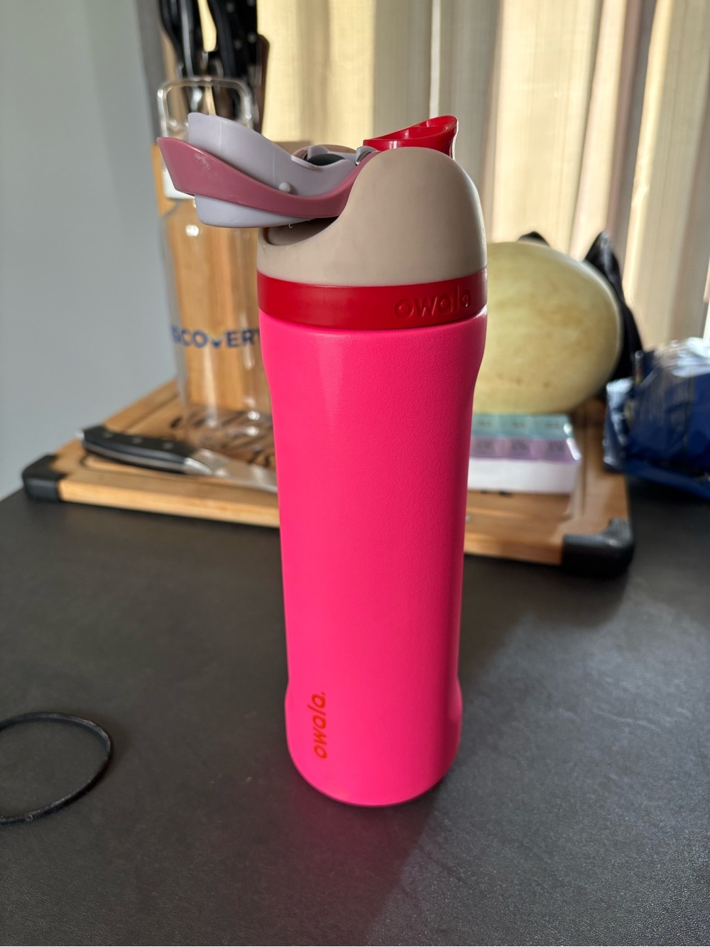 Pink Owala FreeSip Insulated Stainless steel Water Bottle with Straw 24oz
